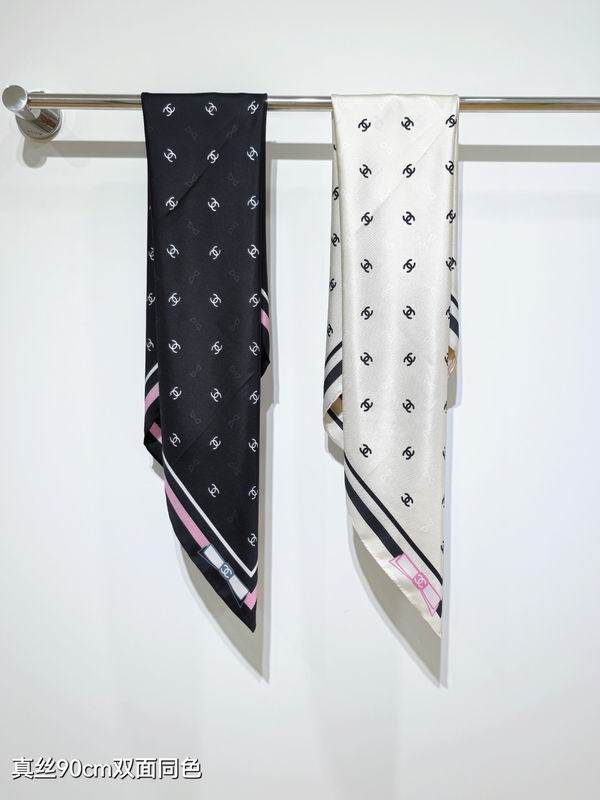 Chanel silk scarf 90X90cm E0508162